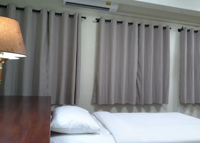 Bc Banglamphu 招待所 2*